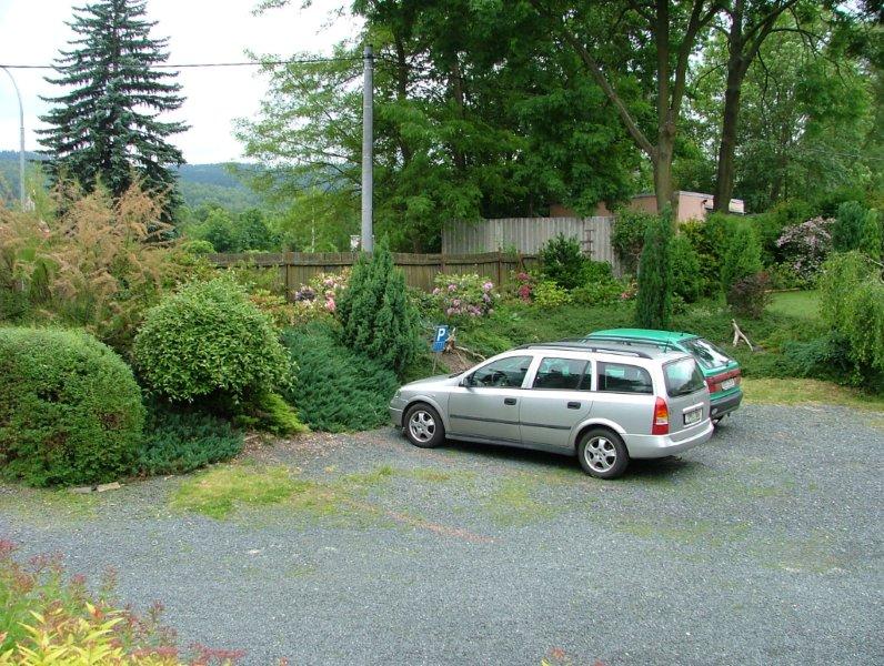 Parkoviste-Parkplatz.jpg